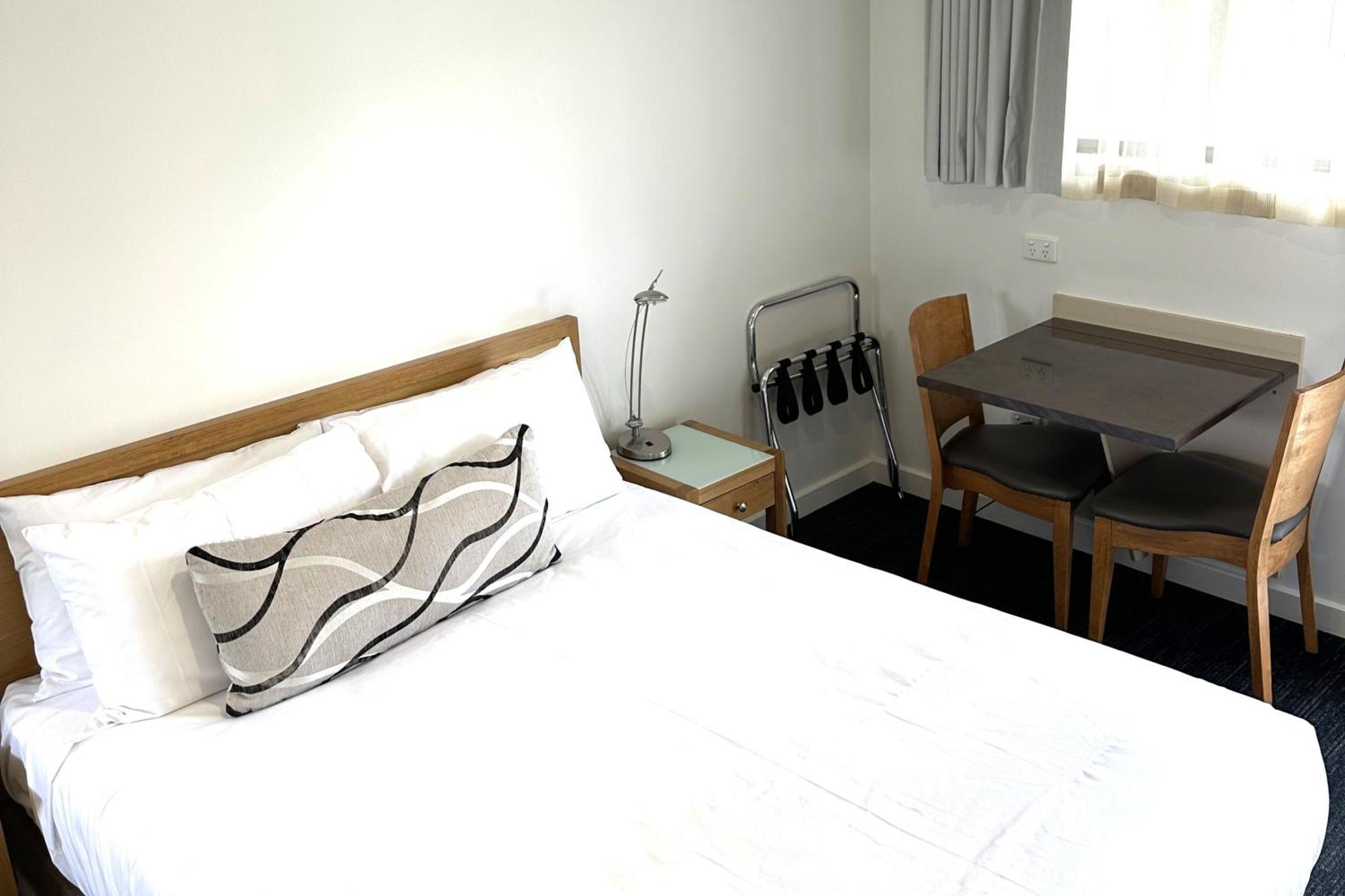 The Wyndhamere Motel Shepparton Room photo