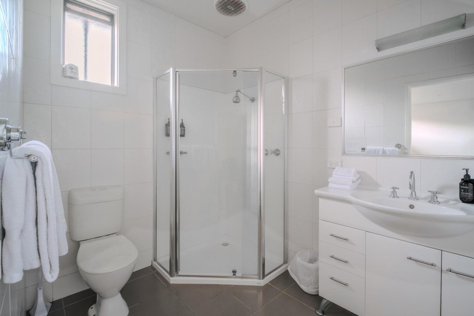 The Wyndhamere Motel Shepparton Room photo