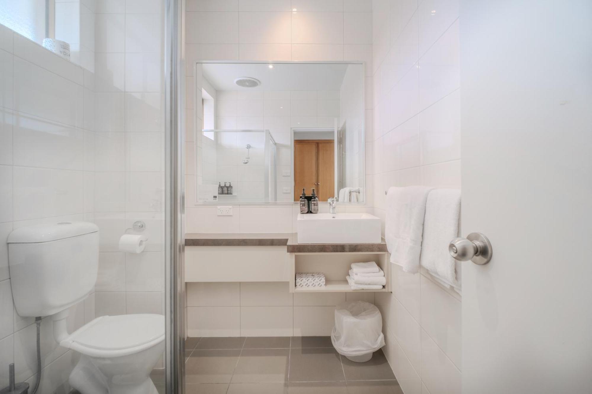 The Wyndhamere Motel Shepparton Room photo