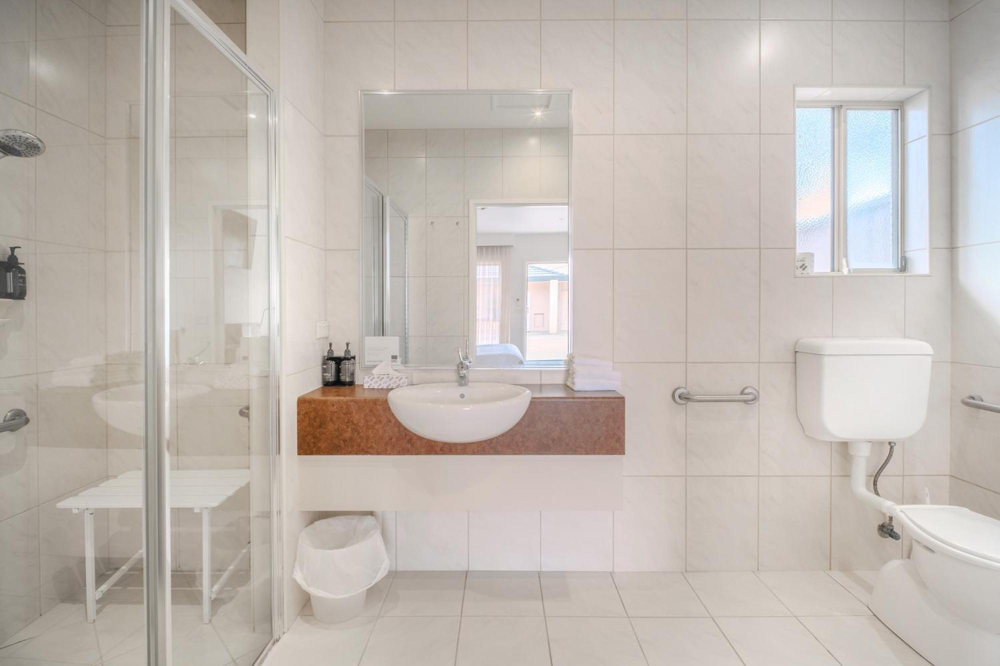 The Wyndhamere Motel Shepparton Room photo